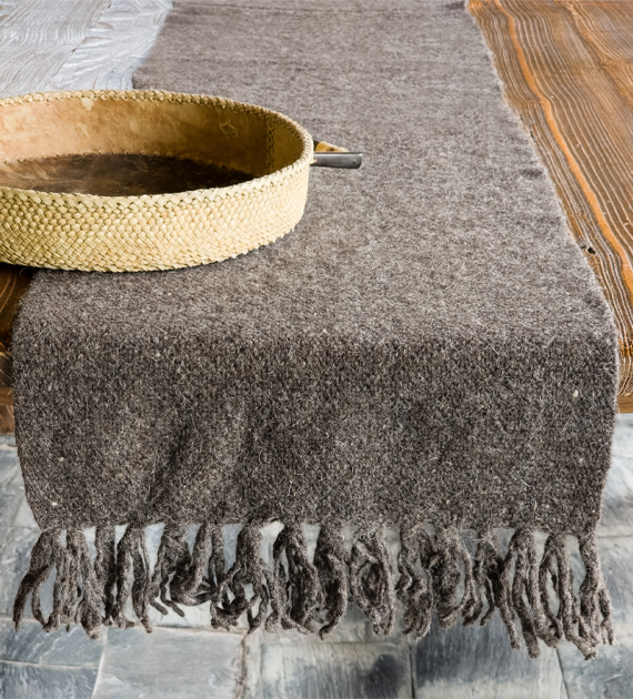 calchaqui-table-runner-dark-grey