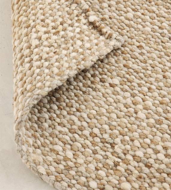 alfombra-puntitos-2-vison-suncho-natural