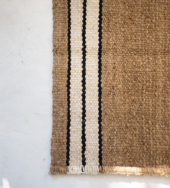alfombra-huella-te-con-leche-natural-negro